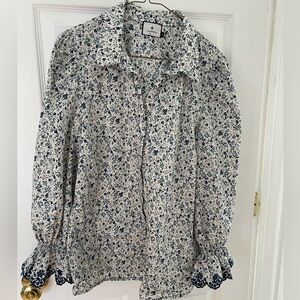 Tuckernuck Floral Button-Up Blouse in Navy and Cream